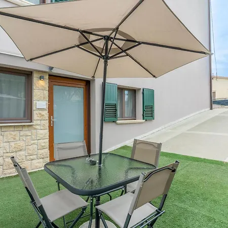 Daire Garda House - Free Pool And Parking Castelnuovo del Garda