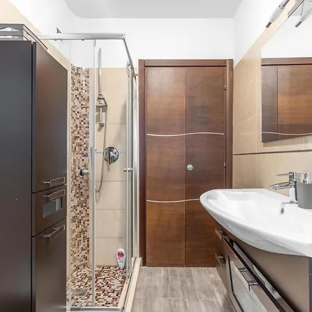 Garda House - Free Pool And Parking * Castelnuovo del Garda