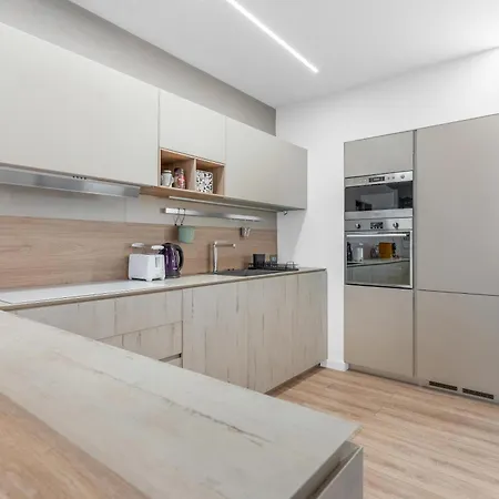 Daire Garda House - Free Pool And Parking