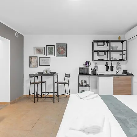 Daire Garda House - Free Pool And Parking Castelnuovo del Garda