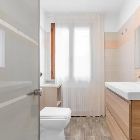 Daire Garda House - Free Pool And Parking *