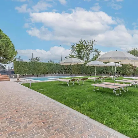 -free Pool And Parking- Garda House *
