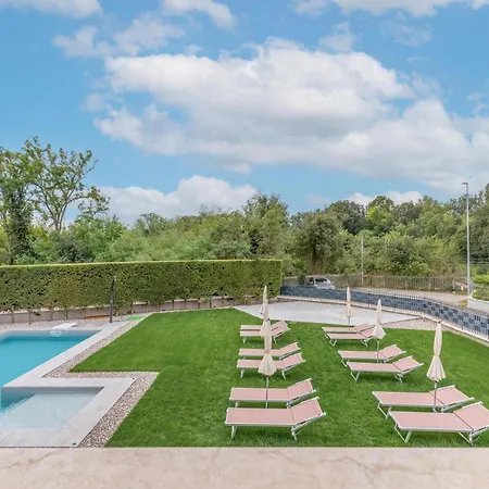-free Pool And Parking- Garda House * קסטלנואובו דל גארדה