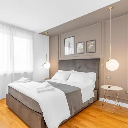 -free Pool And Parking- Garda House דירה