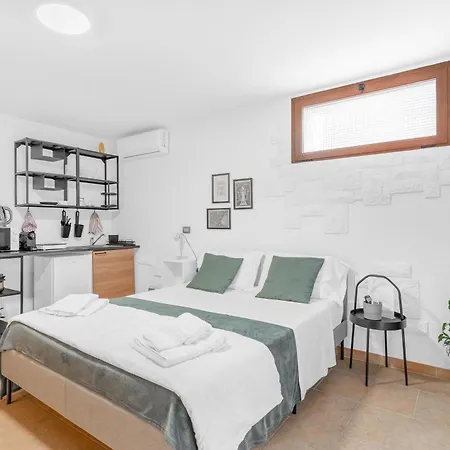 דירה -free Pool And Parking- Garda House *